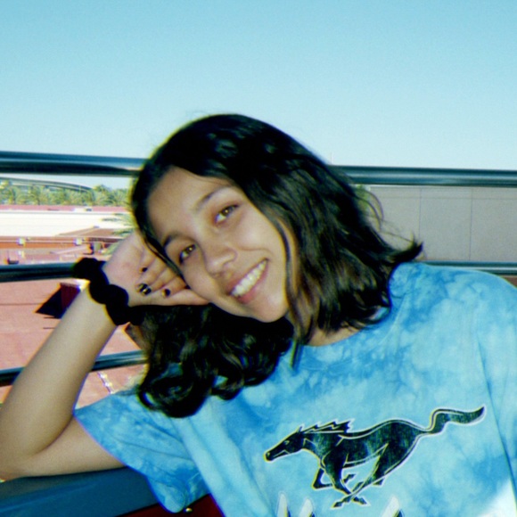 Meet your Posher, Daniella - Picture 1 of 1